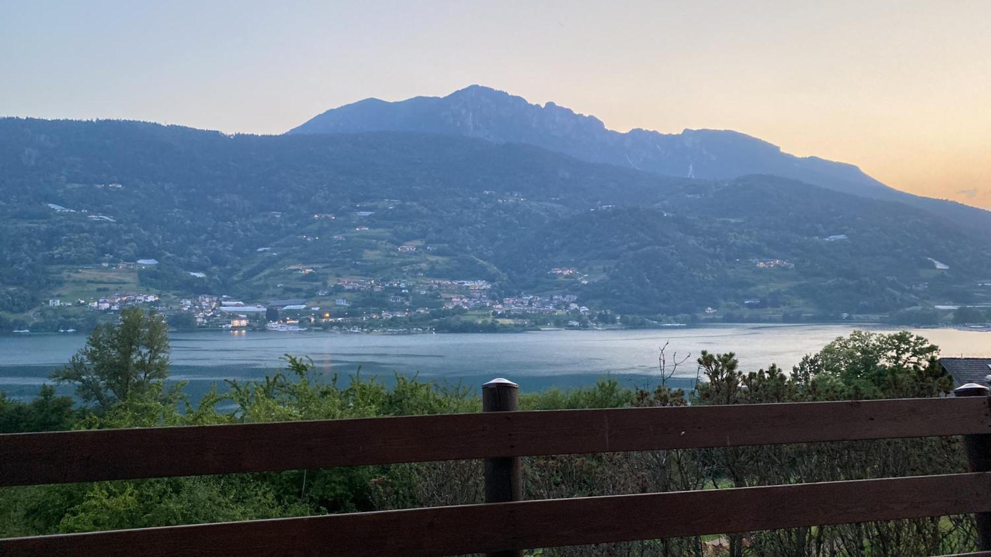 Lake Apartment Ischia Red Tenna Buitenkant foto